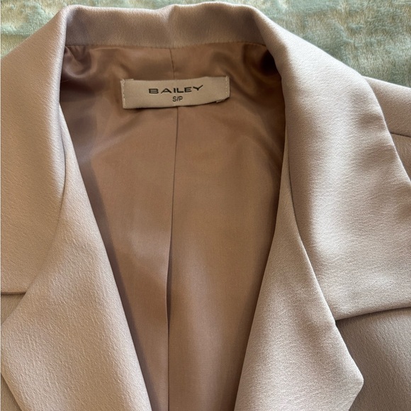 Brian Bailey Satin duster - Picture 10 of 10